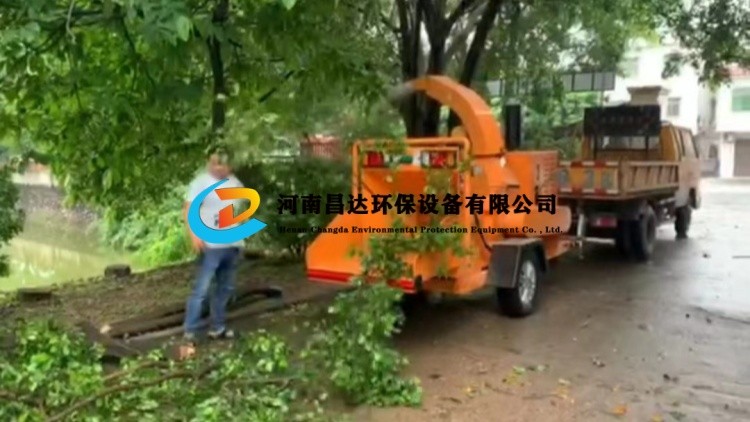 河南昌達(dá)HC-6145園林綠化樹枝粉碎機(jī)福建福州客戶使用現(xiàn)場